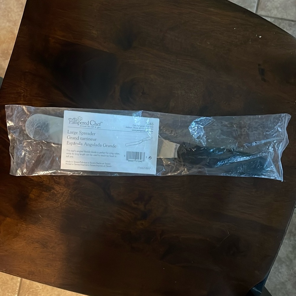 Pampered Chef Old-Stock Large Spreader-New in Sealed Bag